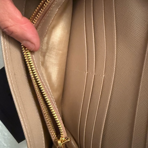 Lightly used. Light pink Saffiano wallet. Authentic. Beautiful. - Picture 8 of 15